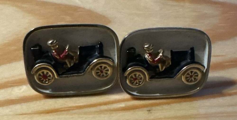 Vintage Unique Swank 3-Dimentional Old Car Driver Pair Cufflinks Jewelry Nice